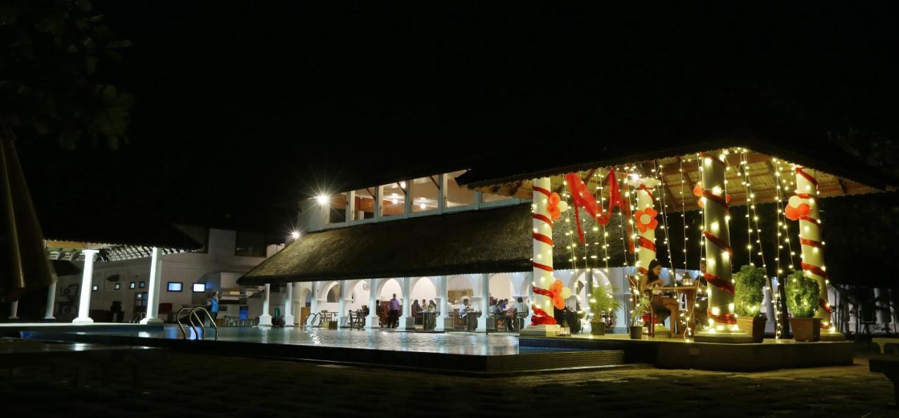 Le Pondy Hotel Pondicherry Exterior photo