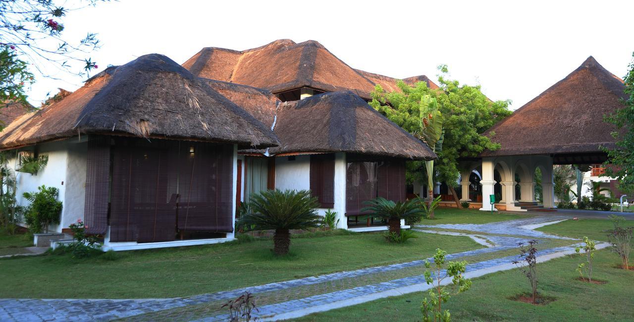 Le Pondy Hotel Pondicherry Exterior photo